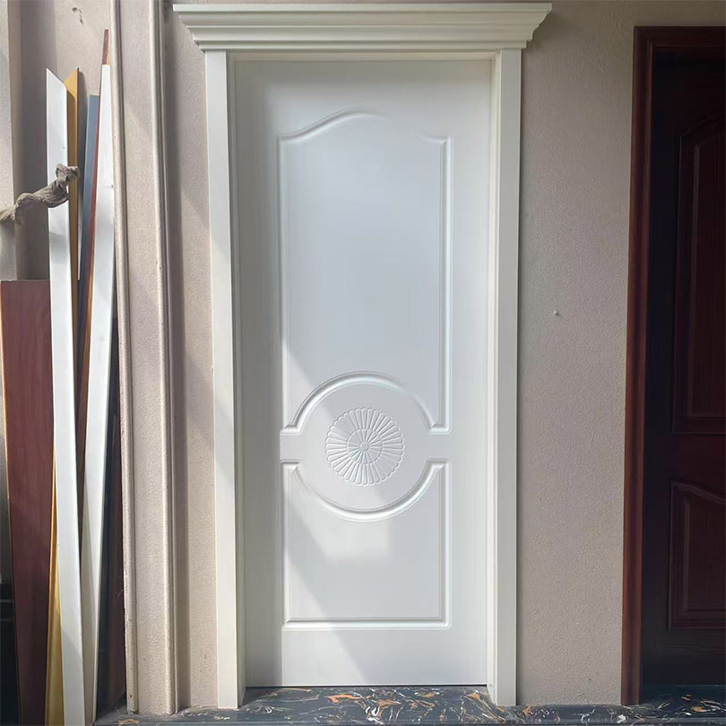 Деревянная дверь