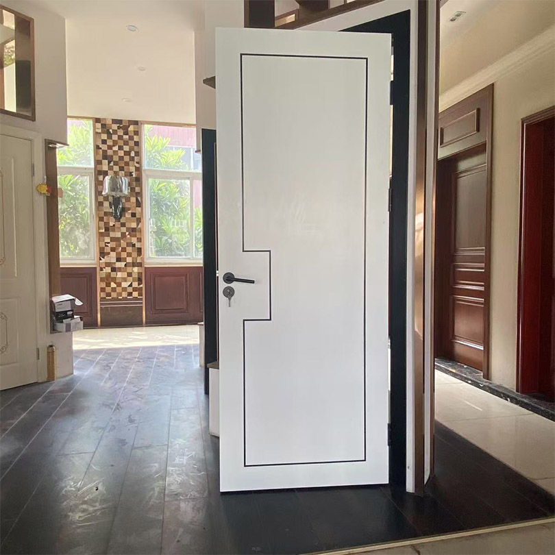 Деревянная дверь