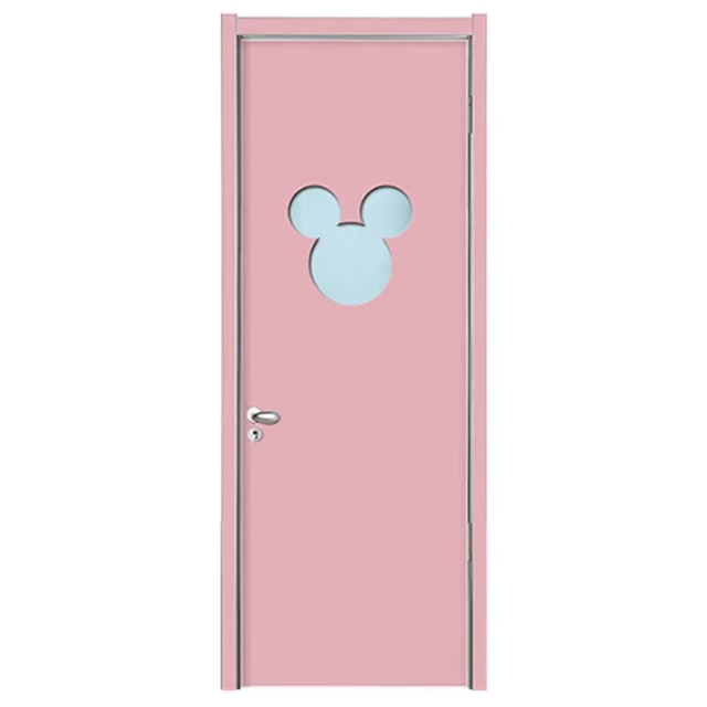 Деревянная дверь